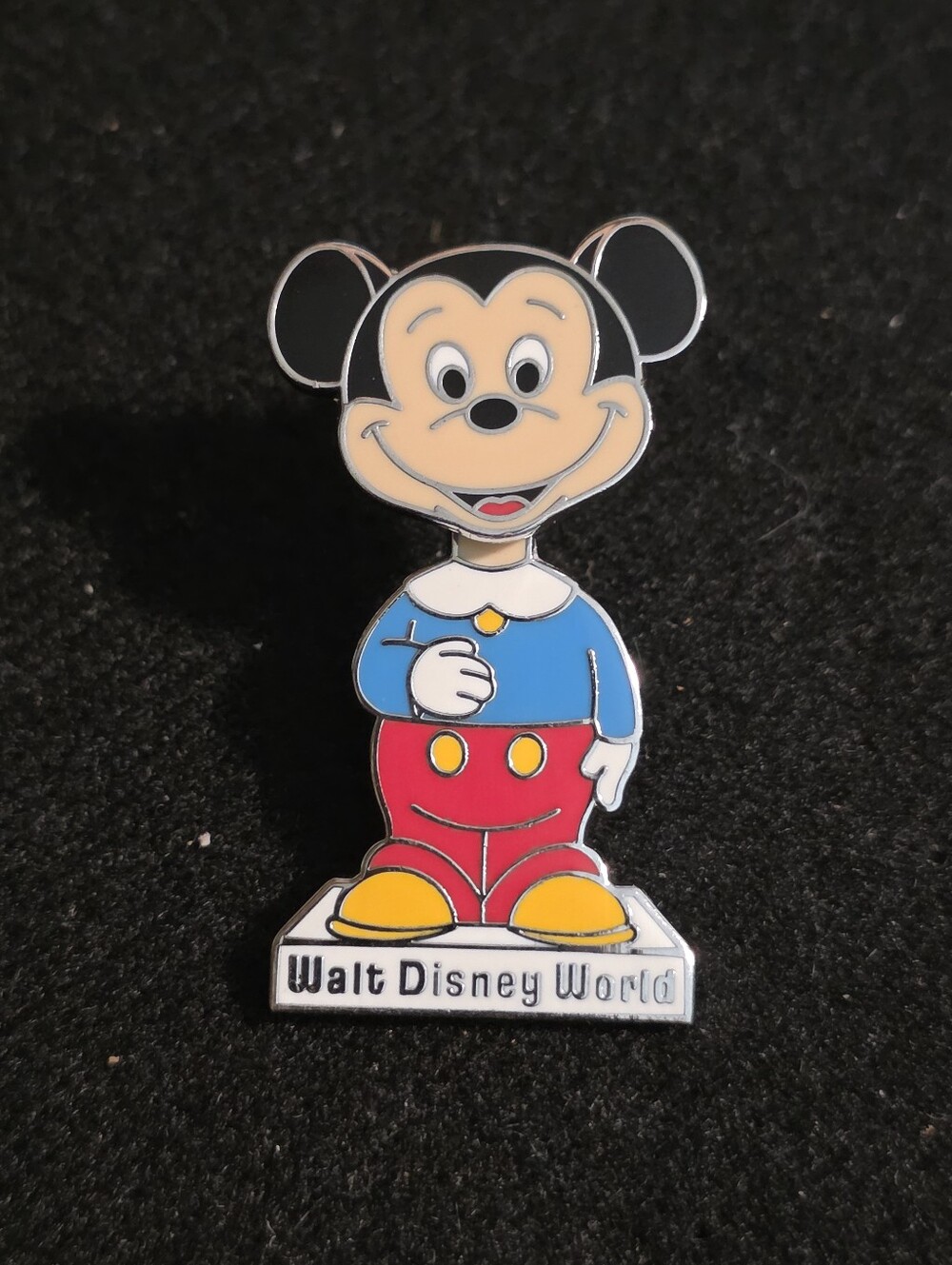 Walt Disney World Mickey Mouse Bobble Head Pin